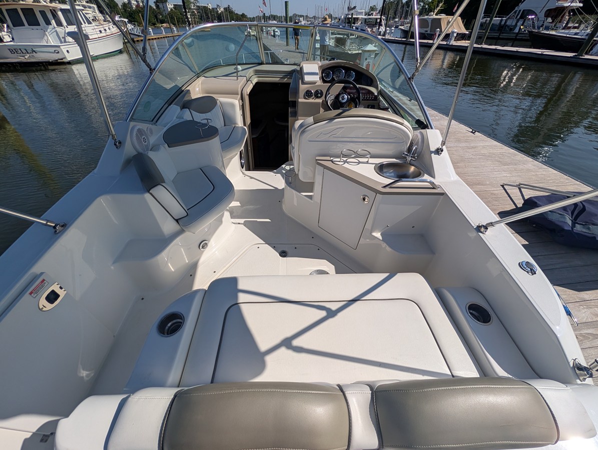 2007 Sea Ray 240 SUNDANCER 22