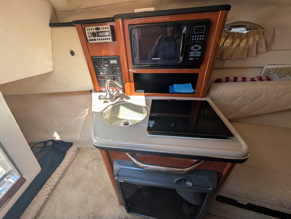 2007 Sea Ray 240 SUNDANCER 31