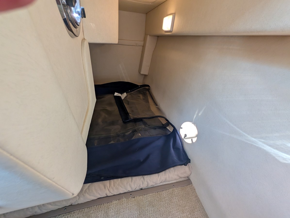 2007 Sea Ray 240 SUNDANCER 33
