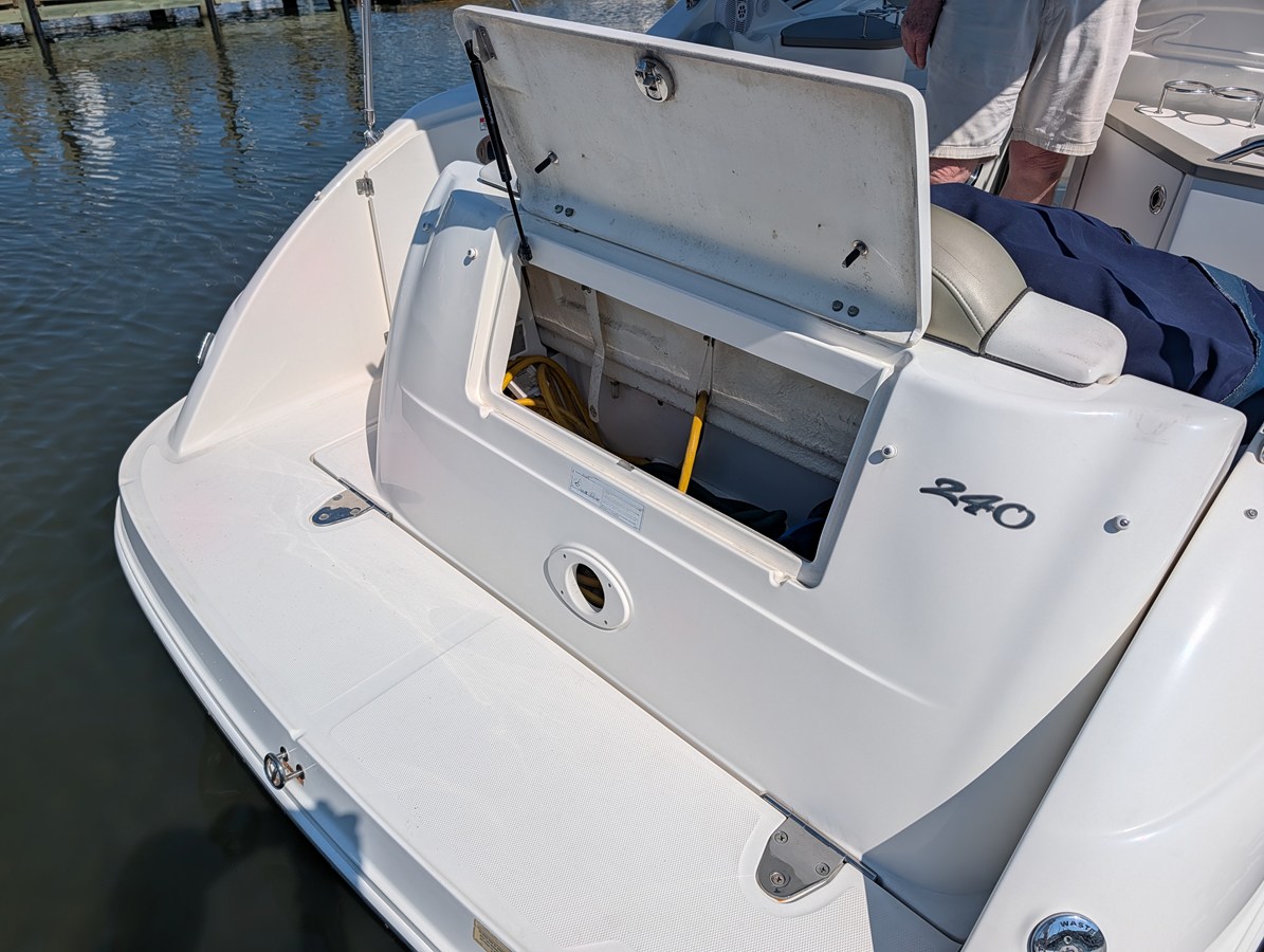 2007 Sea Ray 240 SUNDANCER 40