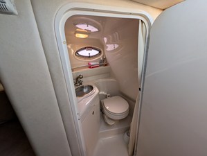 2007 Sea Ray 240 SUNDANCER 32