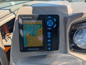 2007 Sea Ray 240 SUNDANCER 37