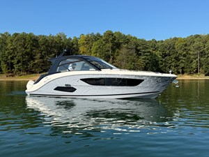 Sea Ray 370 SUNDANCER OUTBOARD 2 2022 Sea Ray 370 SUNDANCER OUTBOARD 3