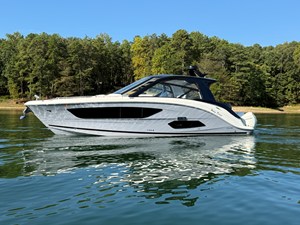 Sea Ray 370 SUNDANCER OUTBOARD 5 2022 Sea Ray 370 SUNDANCER OUTBOARD 6