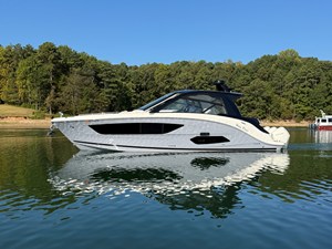 Sea Ray 370 SUNDANCER OUTBOARD 9 2022 Sea Ray 370 SUNDANCER OUTBOARD 10