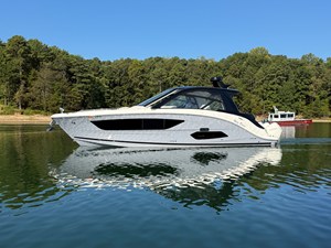 Sea Ray 370 SUNDANCER OUTBOARD 10 2022 Sea Ray 370 SUNDANCER OUTBOARD 11