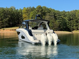 Sea Ray 370 SUNDANCER OUTBOARD 14 2022 Sea Ray 370 SUNDANCER OUTBOARD 15
