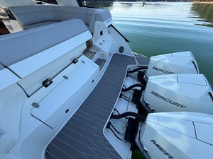 Sea Ray 370 SUNDANCER OUTBOARD 18 2022 Sea Ray 370 SUNDANCER OUTBOARD 19