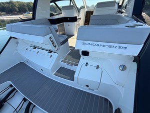 Sea Ray 370 SUNDANCER OUTBOARD 20 2022 Sea Ray 370 SUNDANCER OUTBOARD 21