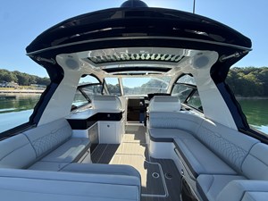 Sea Ray 370 SUNDANCER OUTBOARD 21 2022 Sea Ray 370 SUNDANCER OUTBOARD 22