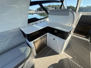 Sea Ray 370 SUNDANCER OUTBOARD 28 2022 Sea Ray 370 SUNDANCER OUTBOARD 29