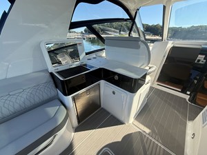 Sea Ray 370 SUNDANCER OUTBOARD 29 2022 Sea Ray 370 SUNDANCER OUTBOARD 30