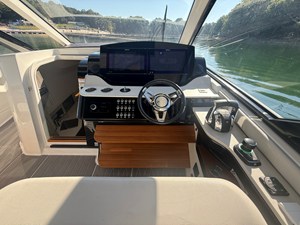 Sea Ray 370 SUNDANCER OUTBOARD 35 2022 Sea Ray 370 SUNDANCER OUTBOARD 36