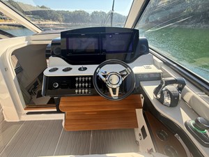 Sea Ray 370 SUNDANCER OUTBOARD 36 2022 Sea Ray 370 SUNDANCER OUTBOARD 37