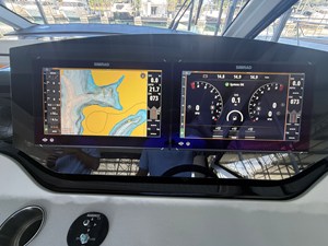 Sea Ray 370 SUNDANCER OUTBOARD 37 2022 Sea Ray 370 SUNDANCER OUTBOARD 38