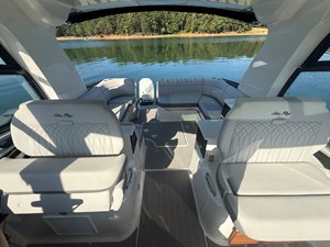 Sea Ray 370 SUNDANCER OUTBOARD 39 2022 Sea Ray 370 SUNDANCER OUTBOARD 40