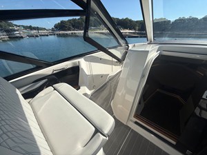 Sea Ray 370 SUNDANCER OUTBOARD 44 2022 Sea Ray 370 SUNDANCER OUTBOARD 45