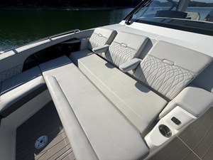 Sea Ray 370 SUNDANCER OUTBOARD 52 2022 Sea Ray 370 SUNDANCER OUTBOARD 53