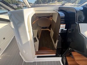 Sea Ray 370 SUNDANCER OUTBOARD 54 2022 Sea Ray 370 SUNDANCER OUTBOARD 55