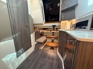 Sea Ray 370 SUNDANCER OUTBOARD 63 2022 Sea Ray 370 SUNDANCER OUTBOARD 64