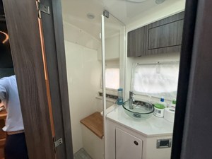 Sea Ray 370 SUNDANCER OUTBOARD 71 2022 Sea Ray 370 SUNDANCER OUTBOARD 72