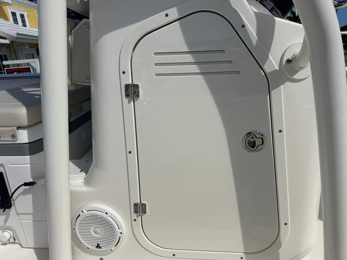 2026 Boston Whaler 190 Montauk 16