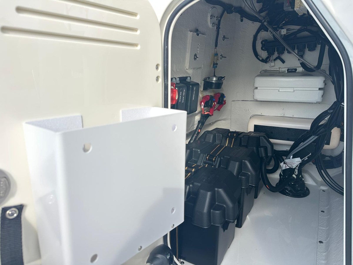 2026 Boston Whaler 190 Montauk 17