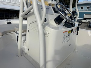 2026 Boston Whaler 190 Montauk 15