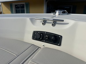 2026 Boston Whaler 190 Montauk 23