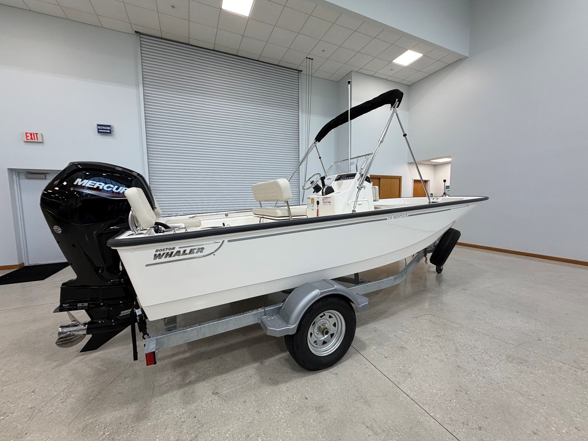 2027 Boston Whaler 170 Montauk 2