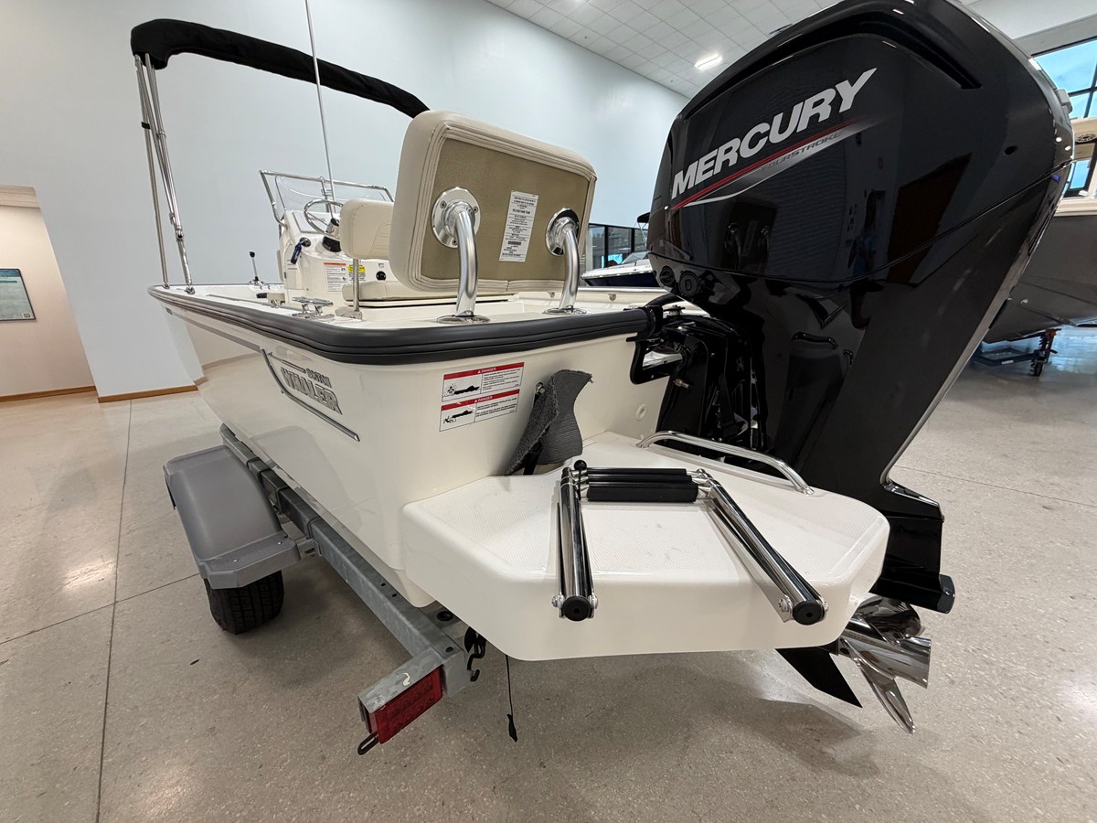 2027 Boston Whaler 170 Montauk 13
