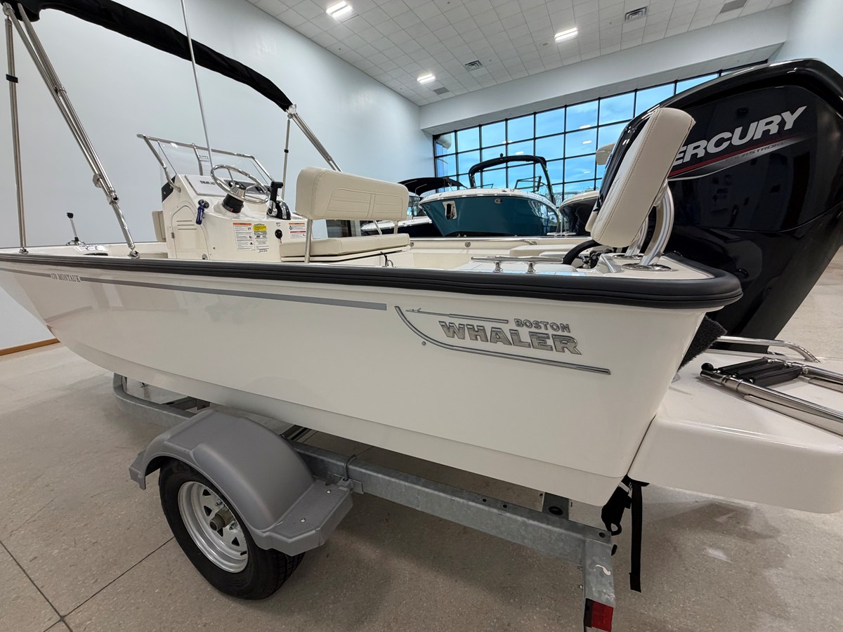 2027 Boston Whaler 170 Montauk 14