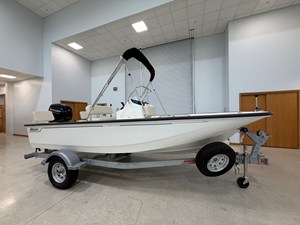 Boston Whaler 170 Montauk 0 2027 Boston Whaler 170 Montauk 1