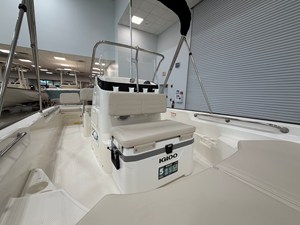 Boston Whaler 170 Montauk 5 2027 Boston Whaler 170 Montauk 6