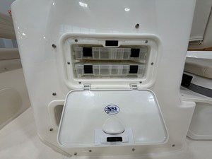 2027 Boston Whaler 170 Montauk 8