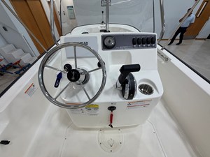 2027 Boston Whaler 170 Montauk 19