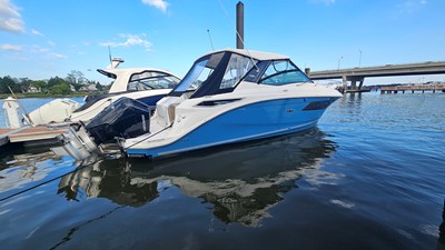 Sea Ray 320 SUNDANCER OB 1 2024 Sea Ray 320 SUNDANCER OB 2
