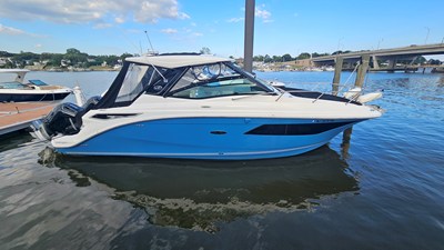 Sea Ray 320 SUNDANCER OB 3 2024 Sea Ray 320 SUNDANCER OB 4