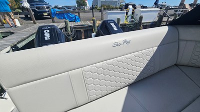 Sea Ray 320 SUNDANCER OB 8 2024 Sea Ray 320 SUNDANCER OB 9