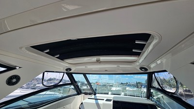 Sea Ray 320 SUNDANCER OB 11 2024 Sea Ray 320 SUNDANCER OB 12