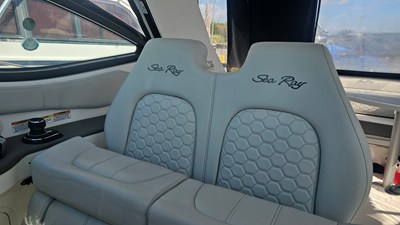 Sea Ray 320 SUNDANCER OB 21 2024 Sea Ray 320 SUNDANCER OB 22