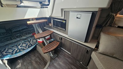 Sea Ray 320 SUNDANCER OB 28 2024 Sea Ray 320 SUNDANCER OB 29