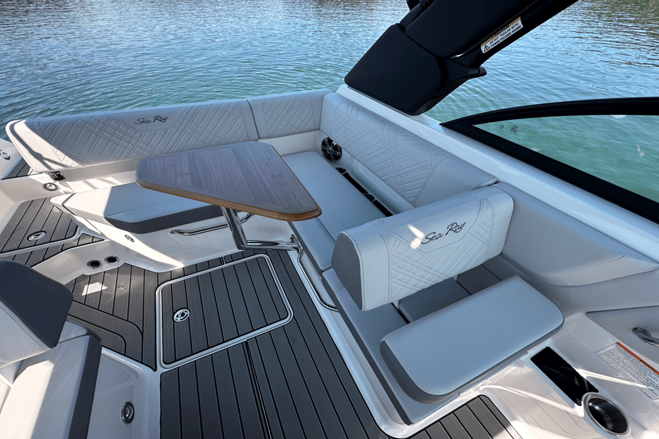 2026 Sea Ray SDX 230 Surf 11