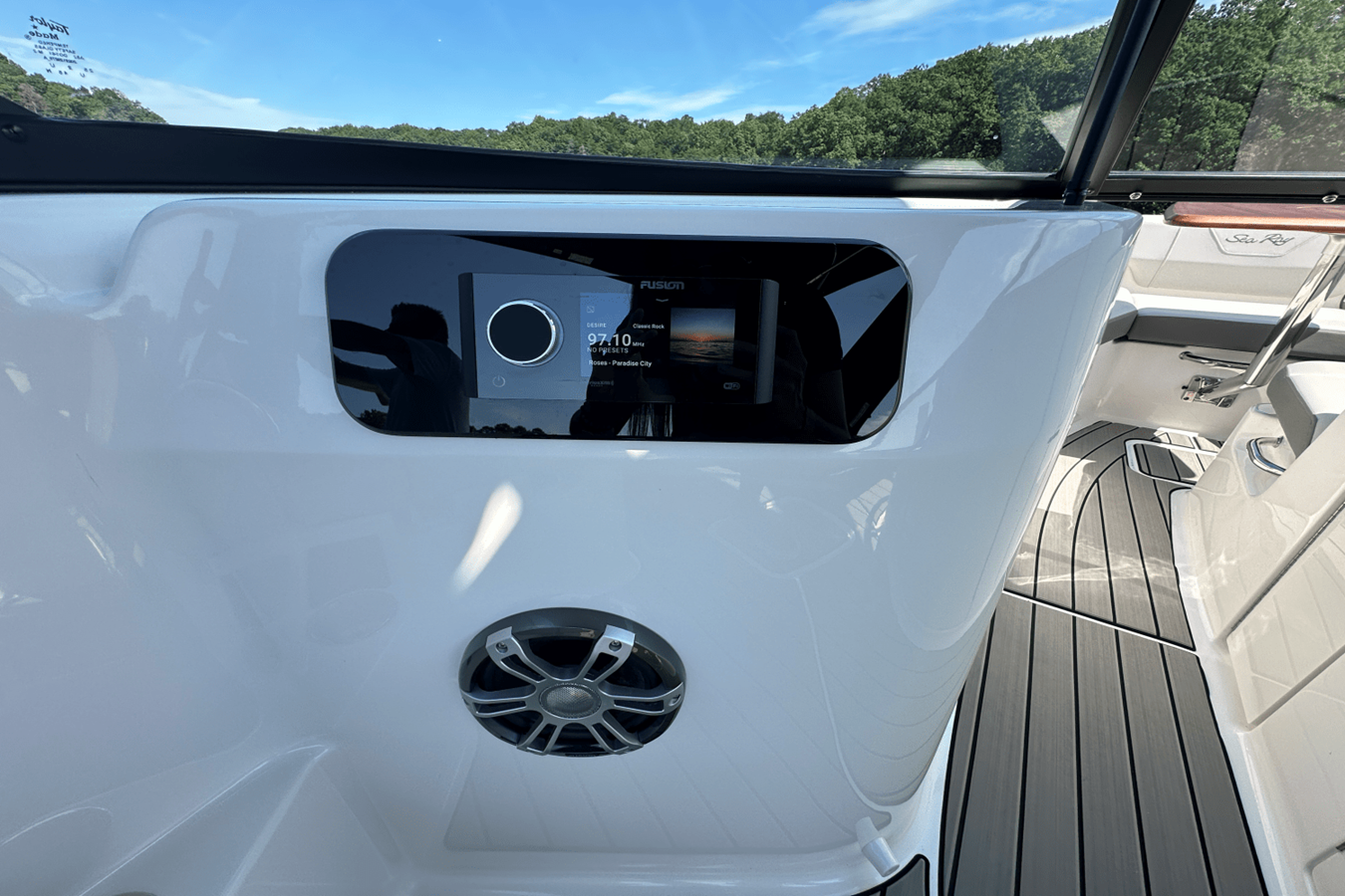 2026 Sea Ray SDX 230 Surf 19