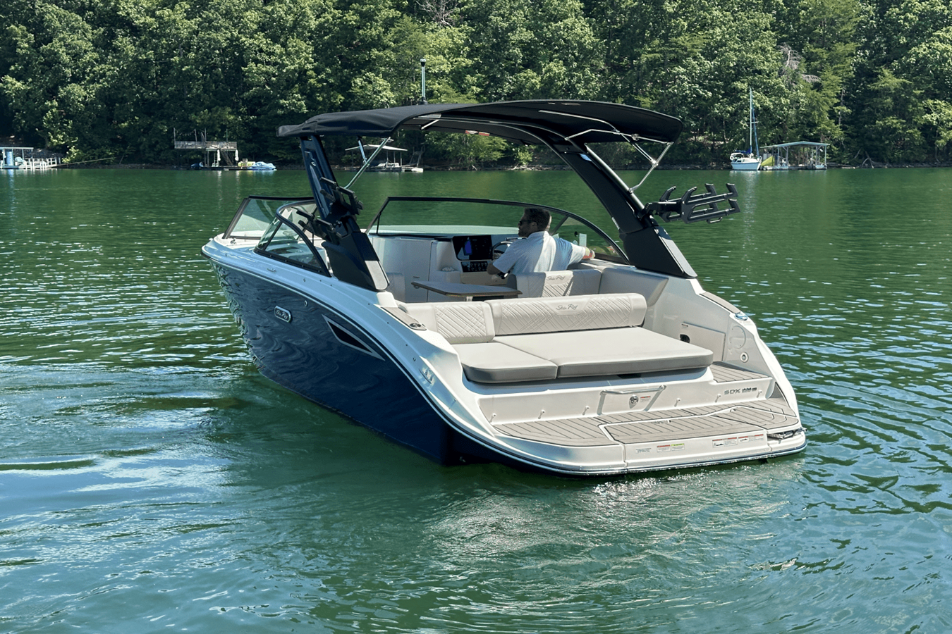 2026 Sea Ray SDX 230 Surf 37