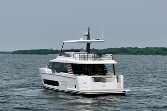 2026 Azimut Magellano 60 11