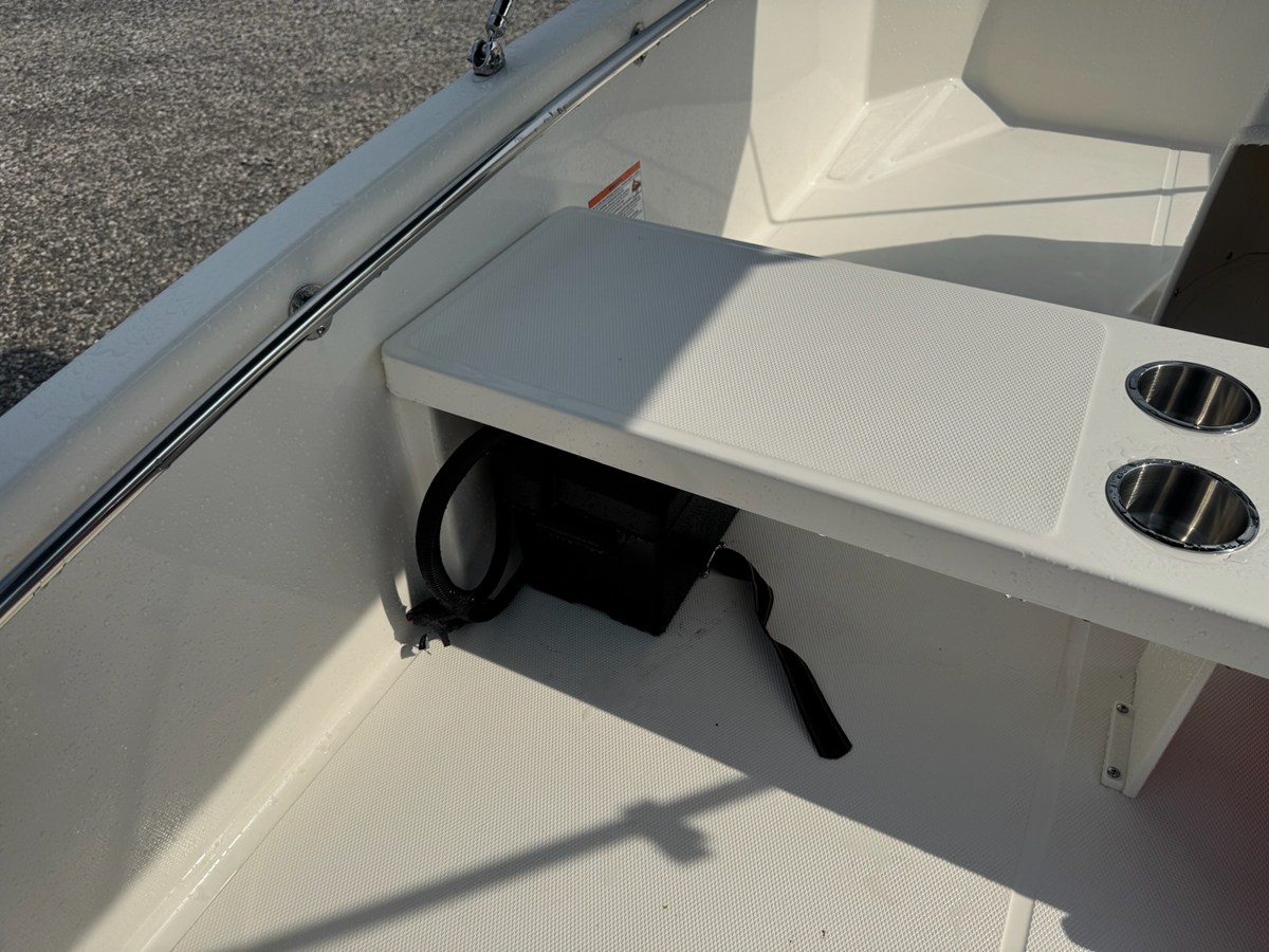 2027 Boston Whaler 130 Super Sport 10