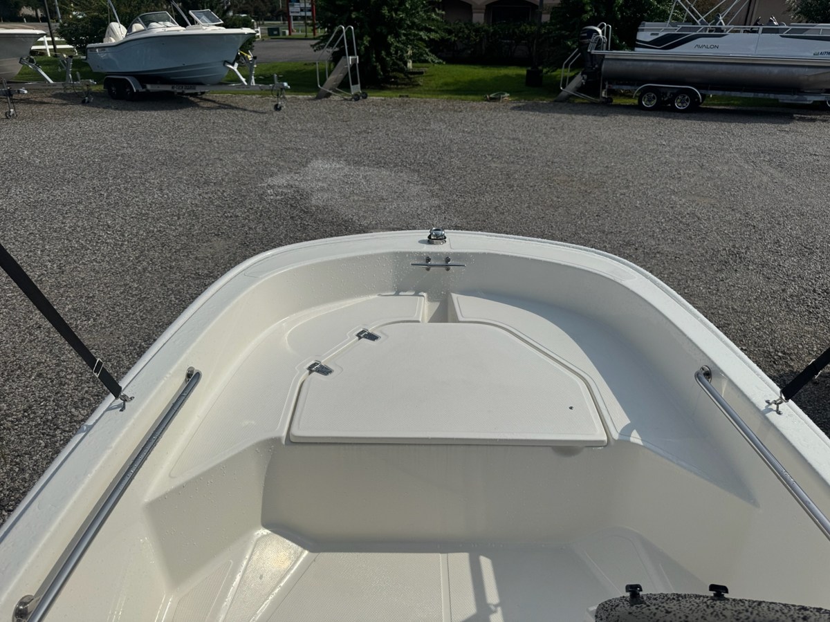 2027 Boston Whaler 130 Super Sport 12