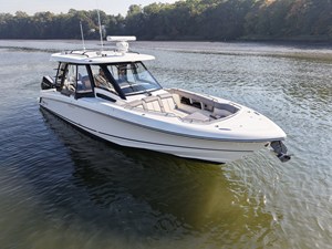 Boston Whaler 350 REALM 1 2025 Boston Whaler 350 REALM 2