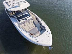 Boston Whaler 350 REALM 4 2025 Boston Whaler 350 REALM 5